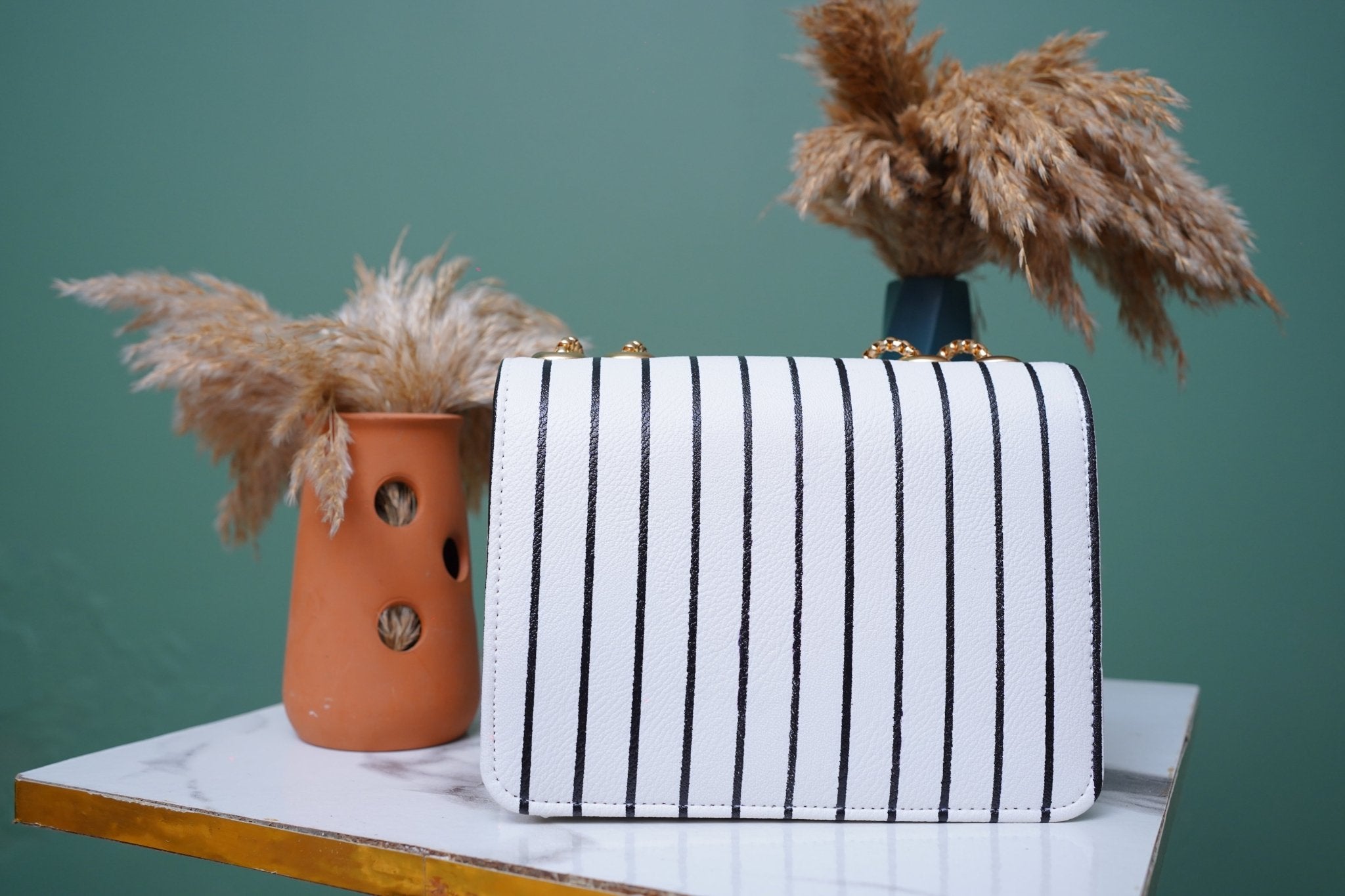 White Lining Handbag - Toronto Yarn