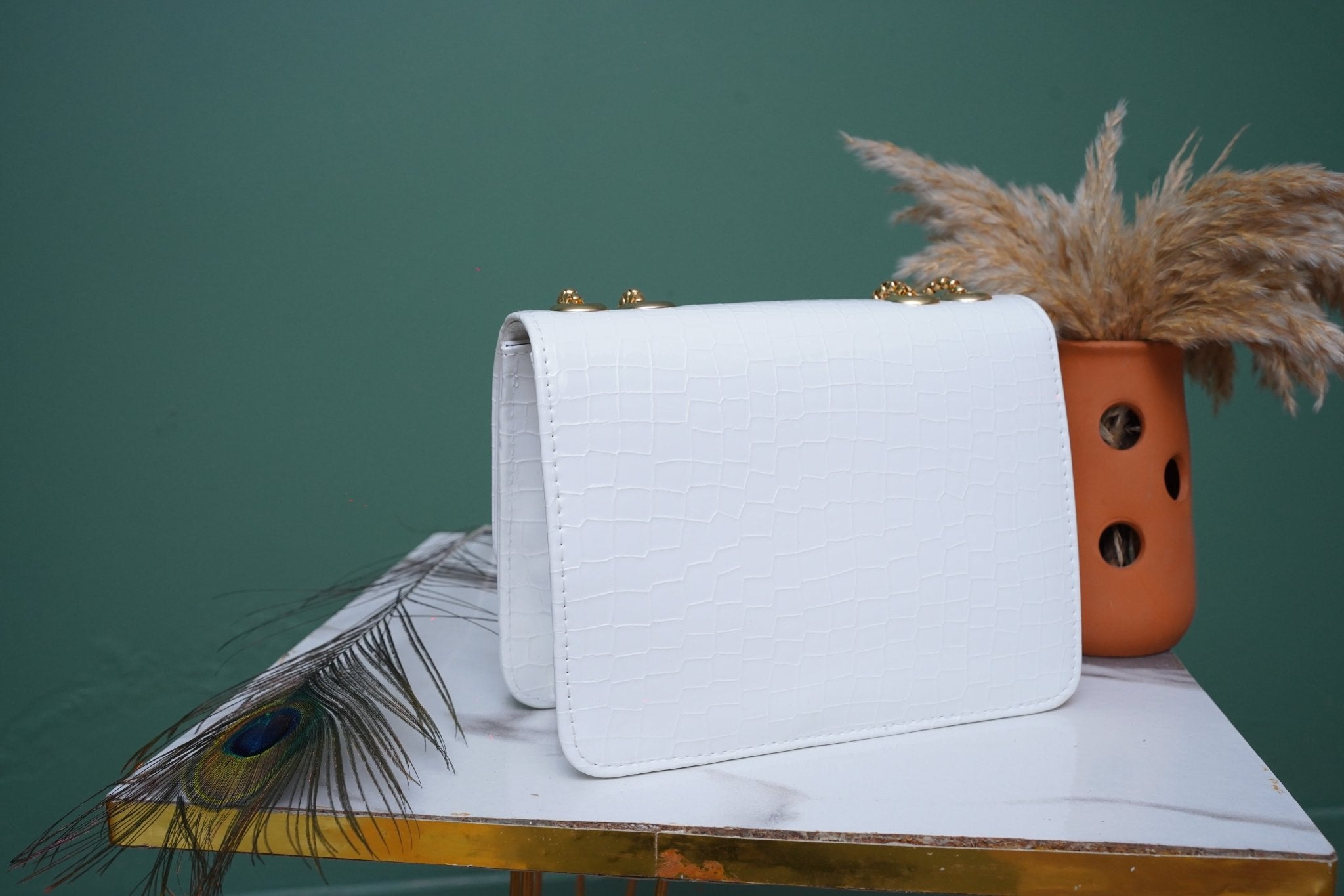 White Textured Handbag - Toronto Yarn