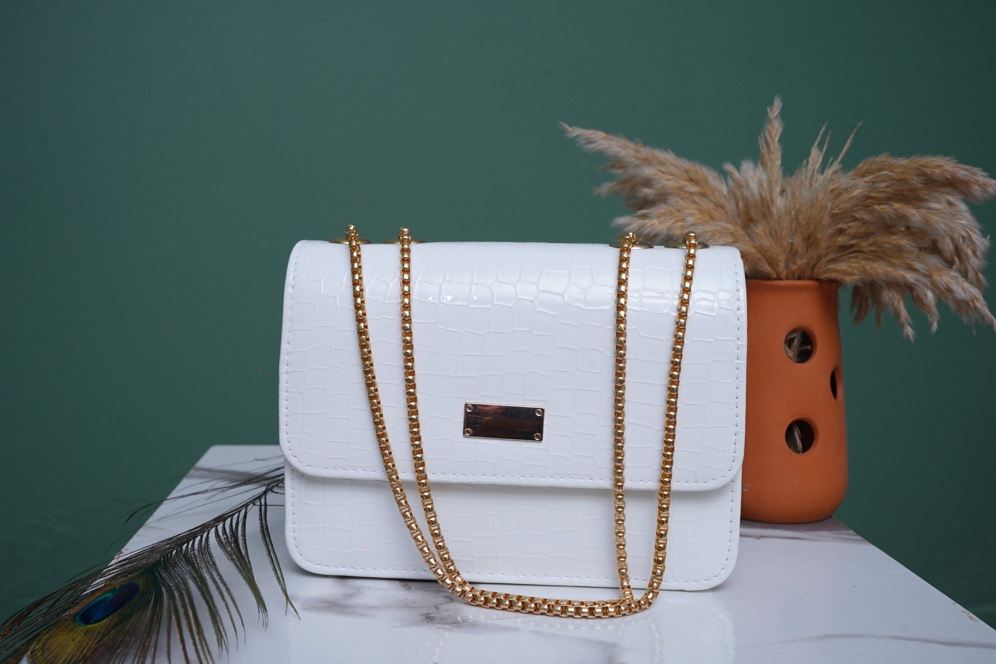 White Textured Handbag - Toronto Yarn