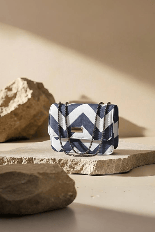 Black & White Handbag - Toronto Yarn