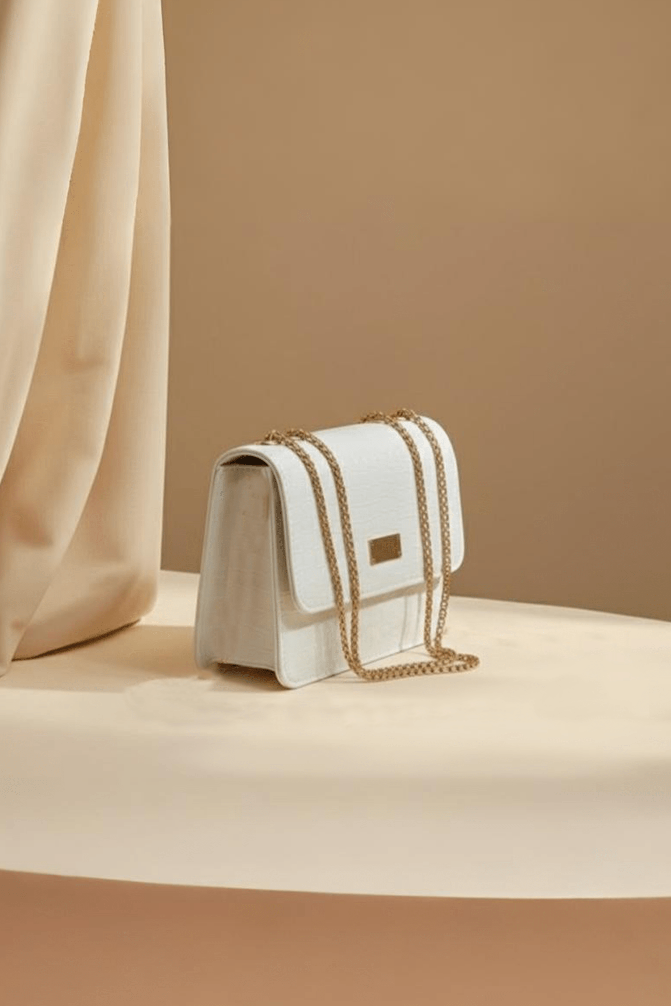 White Textured Handbag - Toronto Yarn